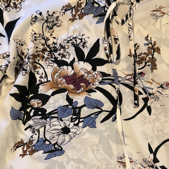 SHEIN Women’s Floral Tie-Front Blouse Long Sleeve Bubble Sleeve Cream Top - Picture 2 of 4